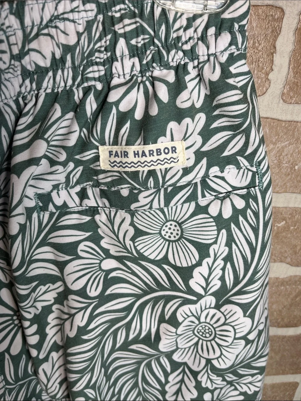 Fair Harbor Swim Shorts Mens Medium Green Floral Trunks Lined Quick Dry Beach M